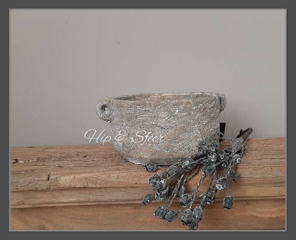 Stenen bakje met oortjes