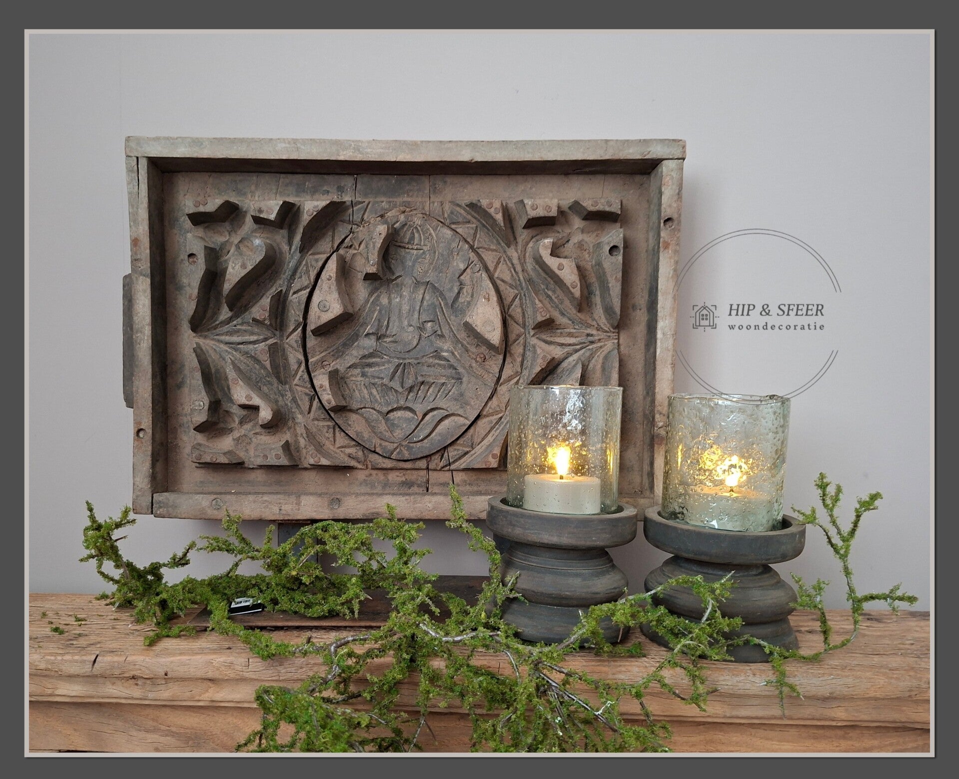 Donker houten kandelaar