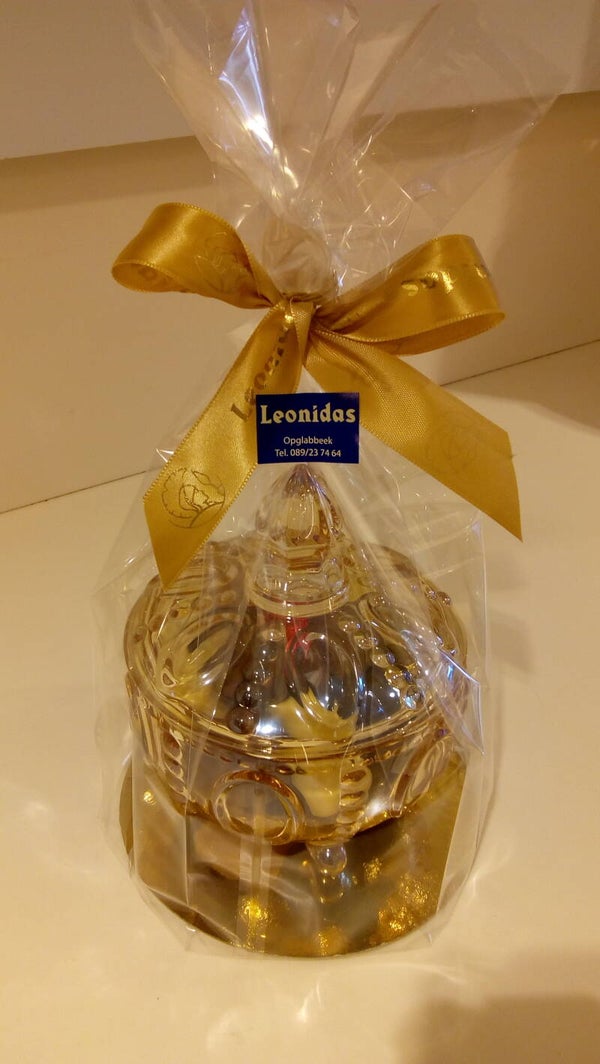 Retro bonbonniere gevuld met gemengde pralines van Leonidas