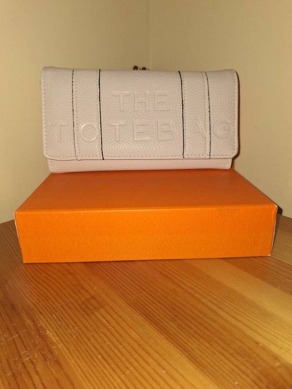 🤍 White Wallet “THE TOTE BAG”