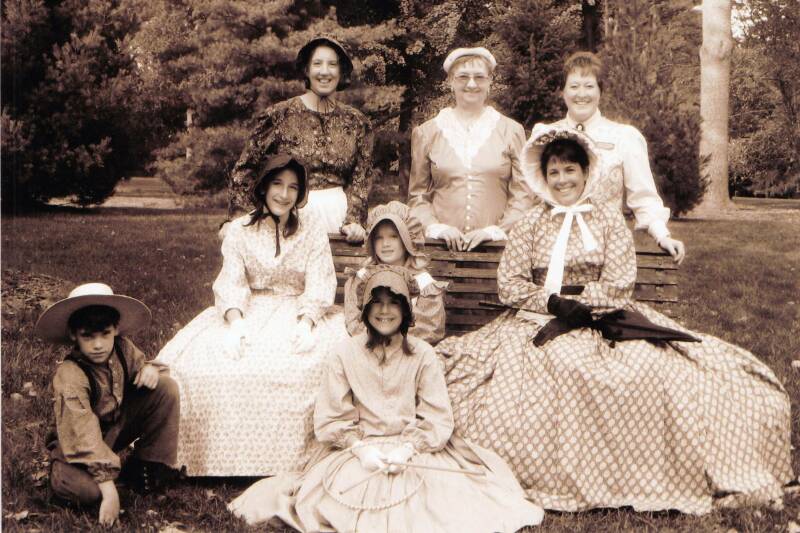 Living History Programs at Indian Creek Historical Fashions.