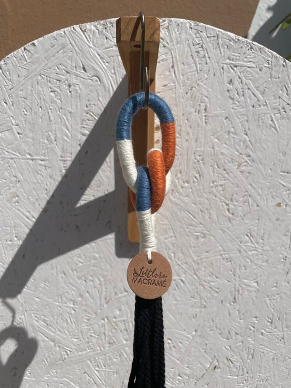 COSMOS – Suspension Macramé Coton Noir | Nœud Coloré Écru, Abricot & Bleu Pastel | Nœuds Plats & Spirales | 1 Pot Intérieur | Littlvro