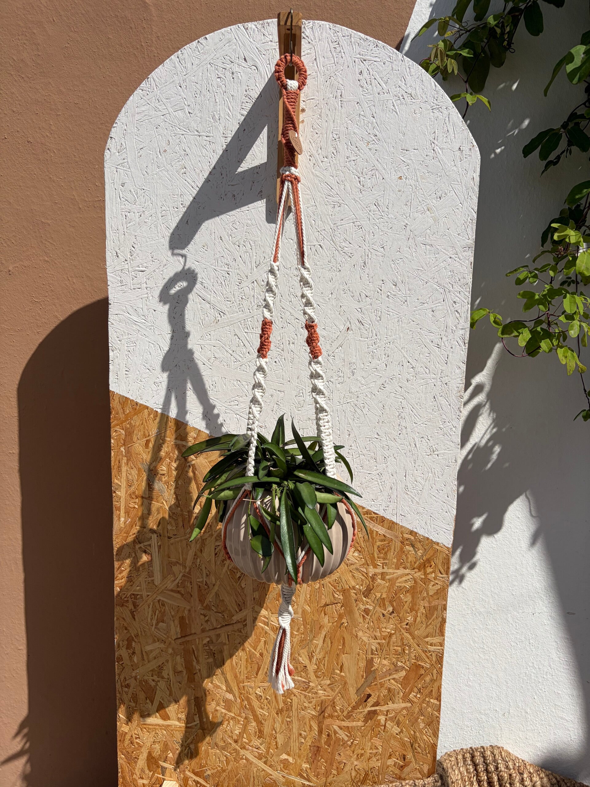 CANYON – Suspension Macramé Bicolore Coton Écru & Terracotta | Spirales & Nœuds Plats | 1 Pot Intérieur | Littlvro