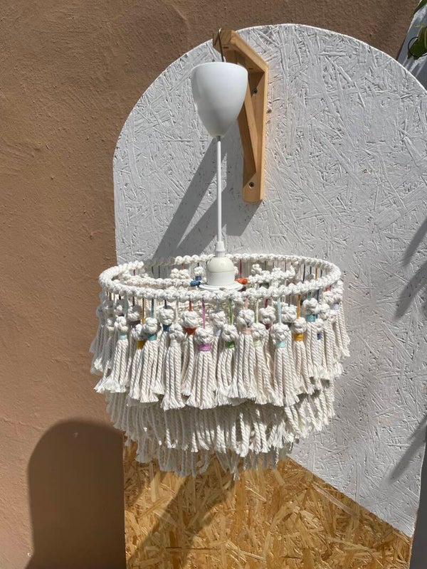 ABAT-JOUR MACRAMÉ ÉCRU & POMPONS COLORÉS – Plafonnier ou Lampe sur Pied | Littlvro