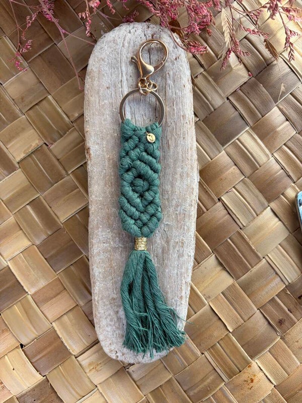 Porte-clés Macramé Fait Main – Vert diamant | Bijoux de Sac Artisanaux | Littlvro Nantes