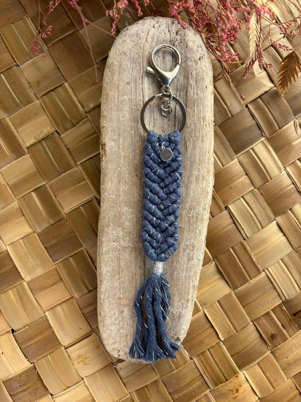 Porte-clés Macramé Fait Main –  Jean Lurex argenté| Bijoux de Sac Artisanaux | Littlvro Nantes
