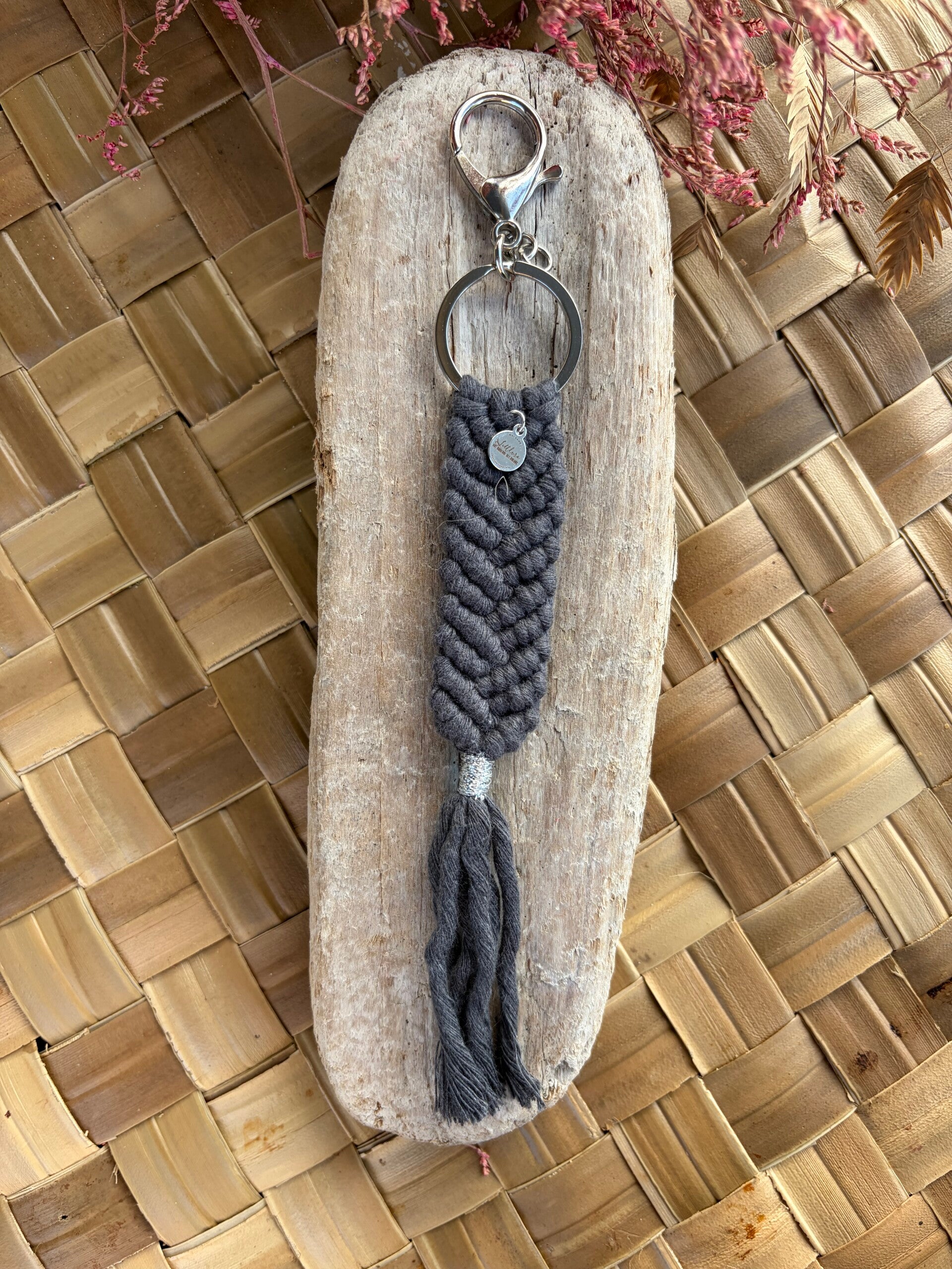 Porte-clés Macramé Fait Main – silver | Bijoux de Sac Artisanaux | Littlvro Nantes