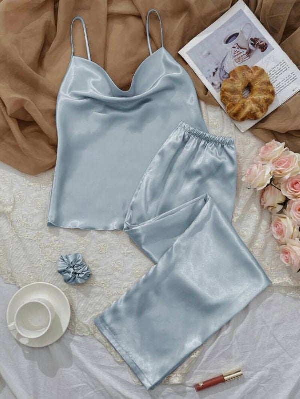 Ensemble De Pyjama En Satin À Fines Brides & Corde Cheveux