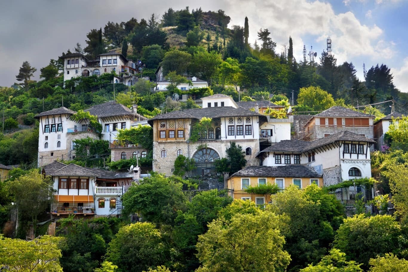 Aussichten aus der UNESCO Stadt Gjirokaster