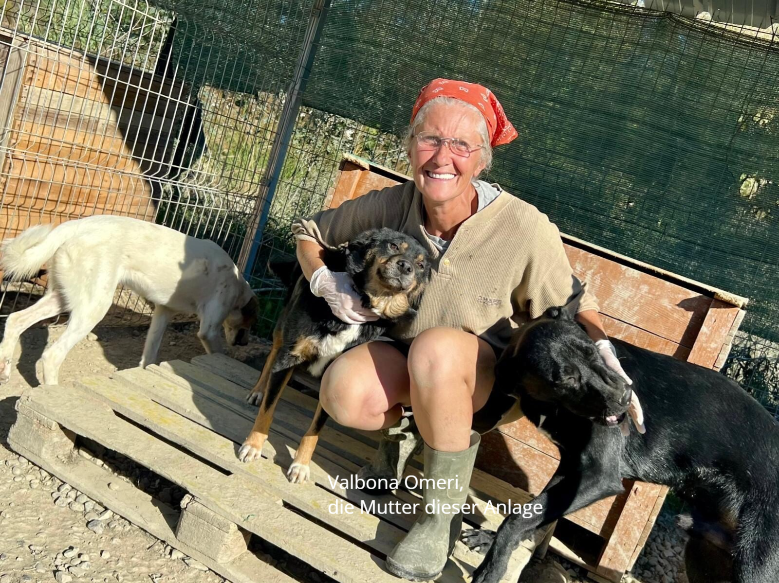 Valbona Omari bei der Arbeit bei Kolibja e Zemres