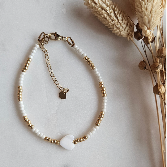 Armbandje Wit/Goud - met schelp hartje