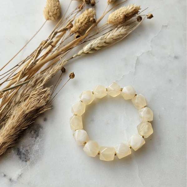 Kralen armband - witte nugget kralen