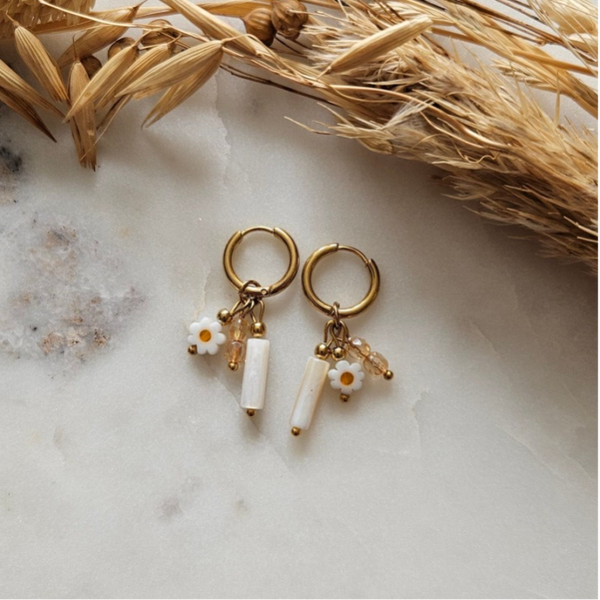 Oorbellen - goud / white & flower