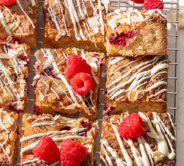 Framboos - Witte chocolade Blondie