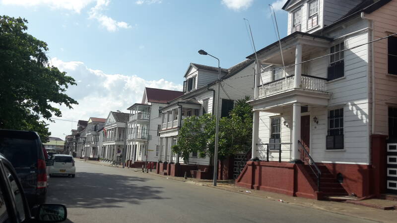 waterkant-suriname-paramaribo-kikiaroundtheworld