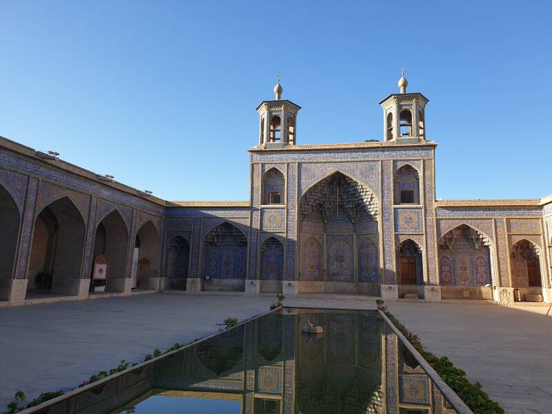iran-shiraz-pink-mosque-kikiaroundtheworld