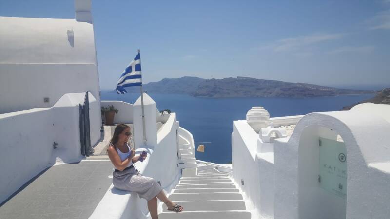 kikiaroundtheworld-santorini-oia