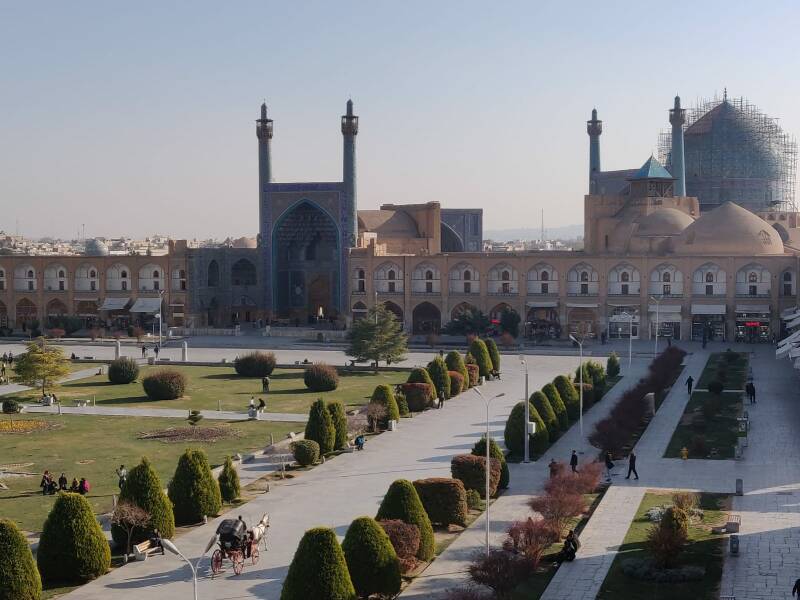 iran-esfahan-kikiaroundtheworld