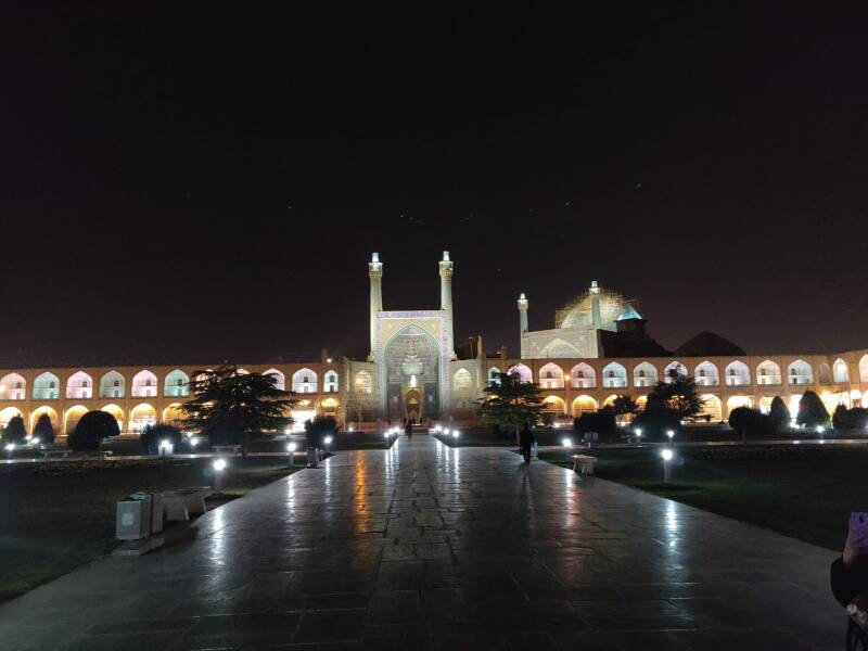 iran-esfahan-kikiaroundtheworld