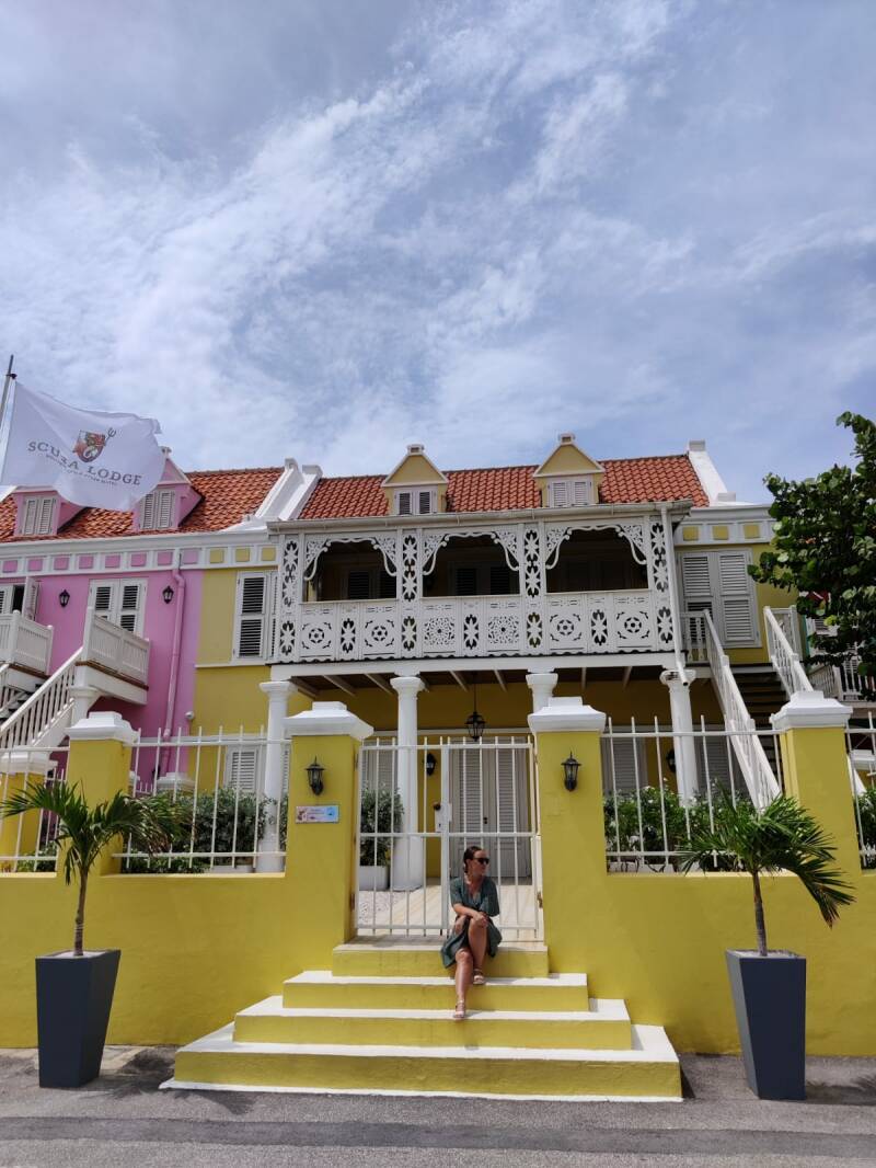 Scubalodge-pietermaai-Curaçao-kikiaroundtheworld