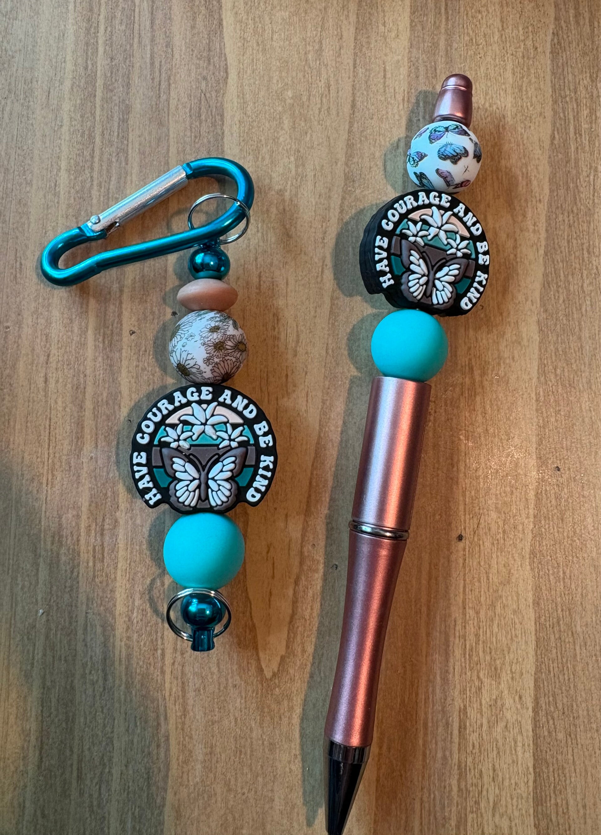 Keychain/pen set