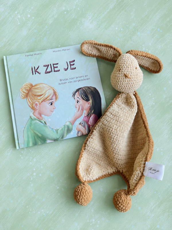 Pakket boekje en troostknuffel