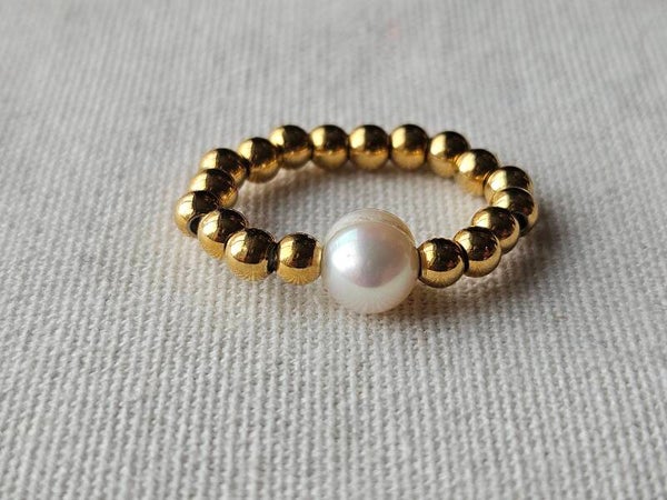 Beads by Deb – Handgemaakte elastische ring met zoetwaterparel, stainless steel & verstelbaar