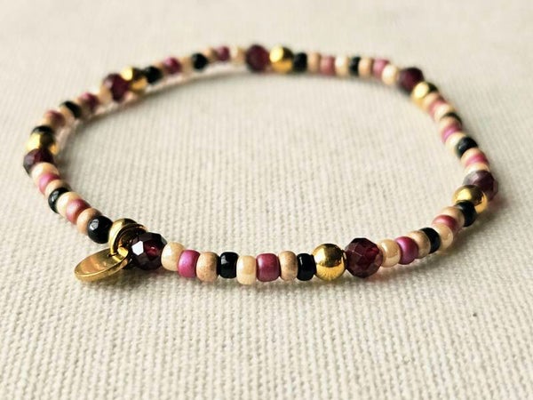 Beads by DEB  handgemaakte  elastische armband 16cm bordeaux stainless steel -miyuki