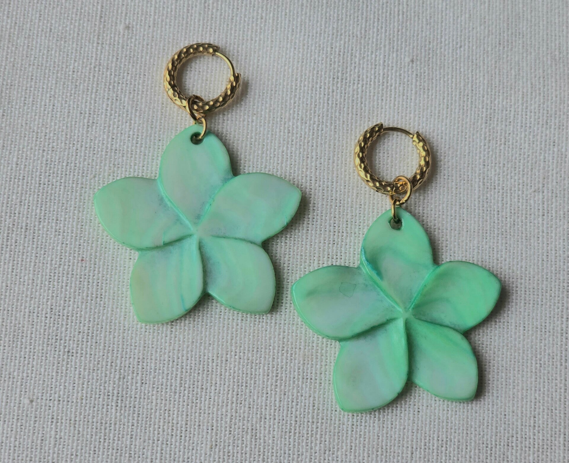 Beads by DEB Stainless steel oorbellen shellbeads bloem