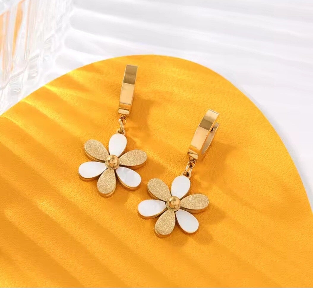 Stainless Steel oorbellen bloem shellbeads