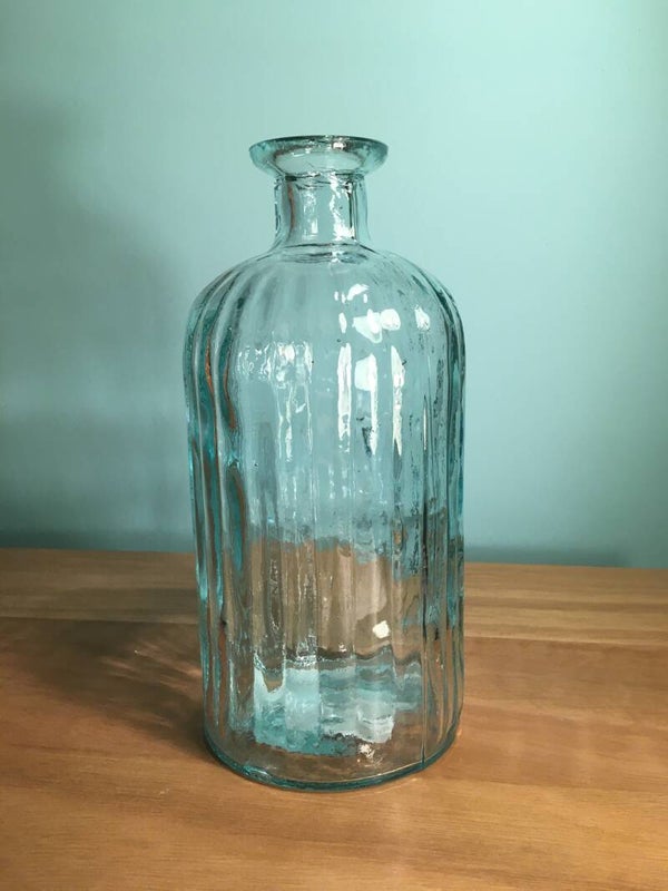 glazen flesvaas met ribbel