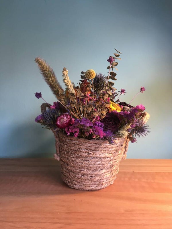 bloemen in mandje op bestelling