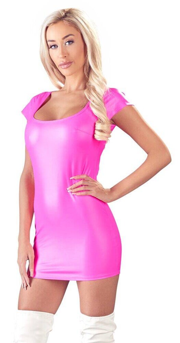 Kleid in Trendfarbe