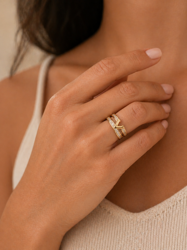Ring "V" vergoldet