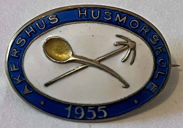 Akershus husmorskole 1955 sølv og emalje merke