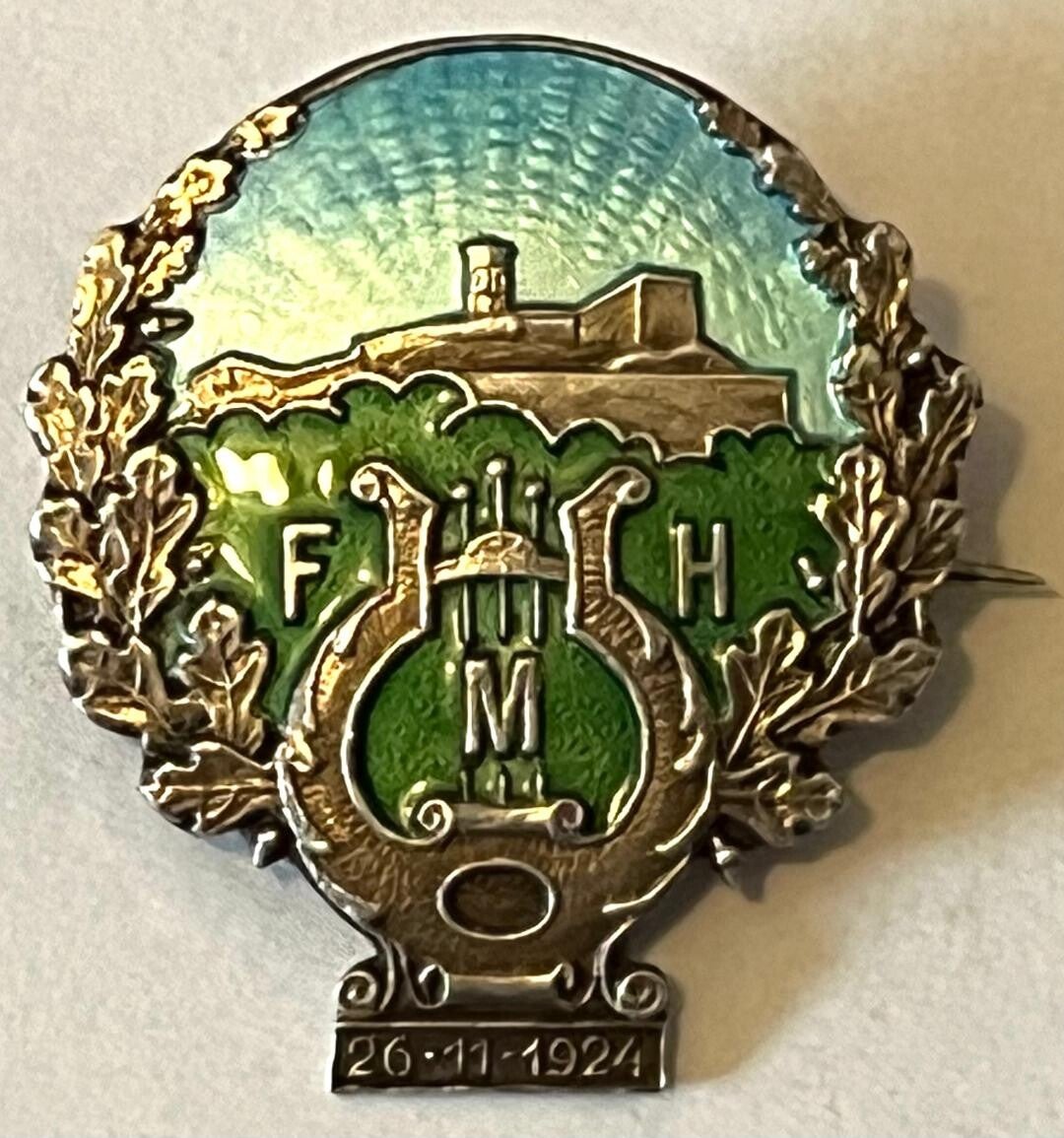 Fagforeningens mannskor i Halden, Sølv og emalje nål