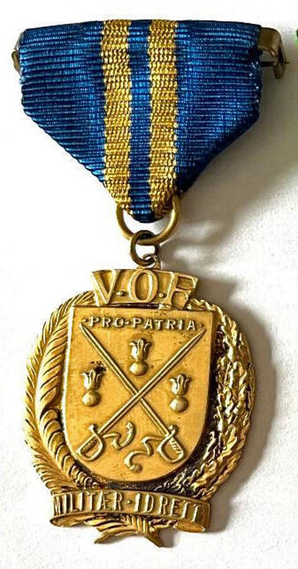 Medalje Feltidrettsmerket i Forgylt sølv