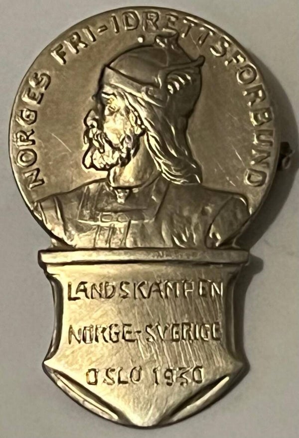 Landskampen Friiidrett Norge - Sverige, Oslo 1930. Vikingfiguren Fridtjov den Frøkne