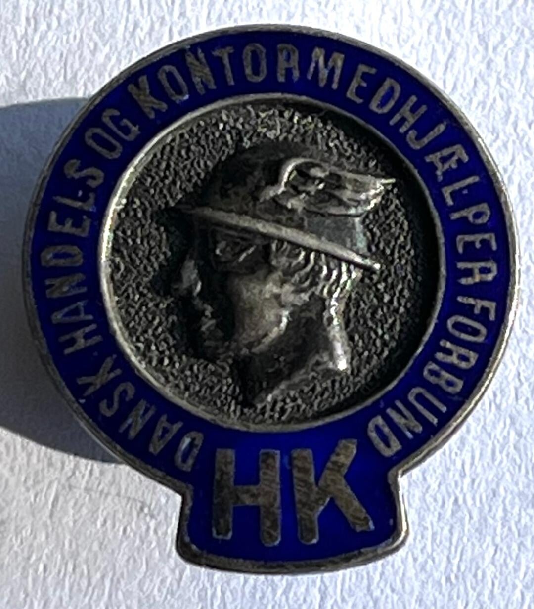 Dansk handels og kontormedhjælper forbund HK old badge in silver