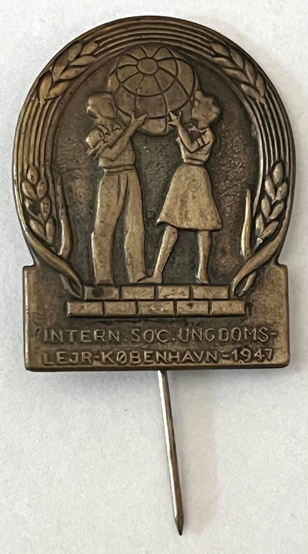 International socialistisk ungdomslejr København, Danmark 1947 badge