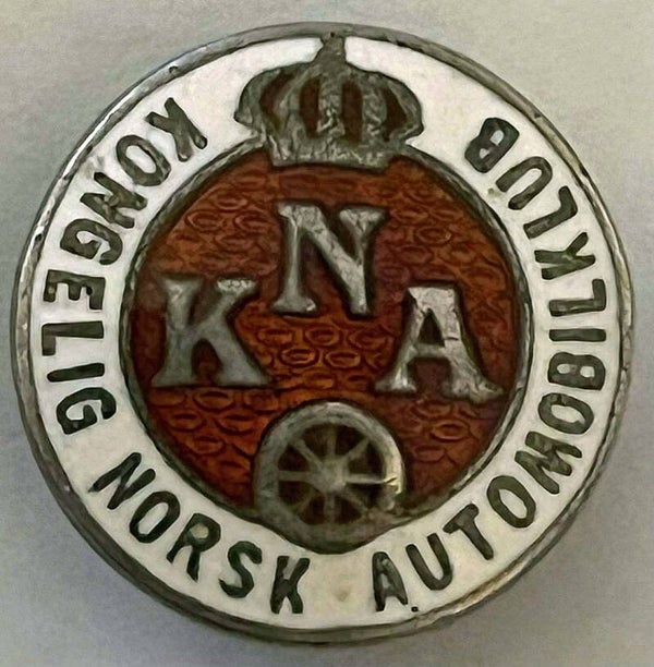 Kongelig Norsk Automobilklub (KNA) sølv og emalje merke