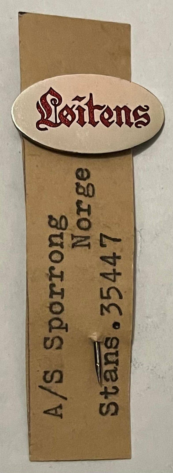 Løitens akevitt / Løitens bræneri nål med original produsent lapp