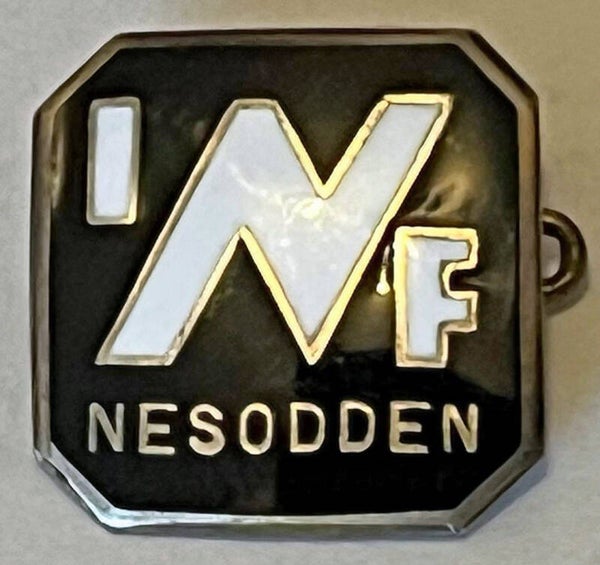 Nesodden idrettsforening, sølv og emalje nål