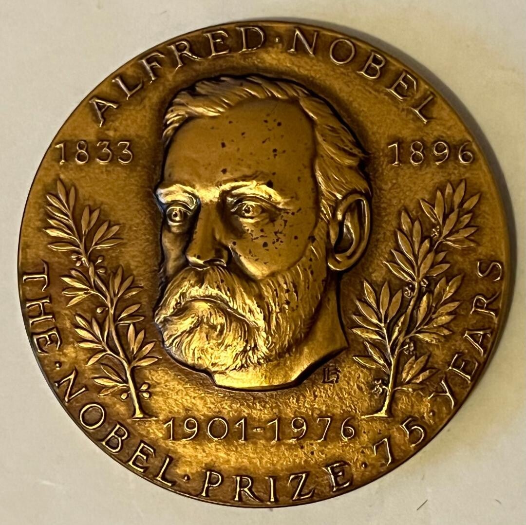 Alfred Nobel 1833-1896 The nobel prize 75 years 1901-1976 medal