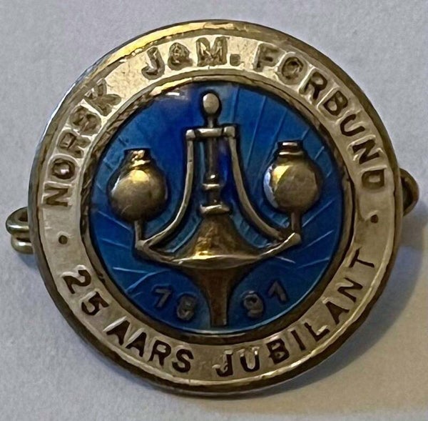 Norsk jern og metallarbeider forbund 25års jubilant - blå og hvit emalje 17mm