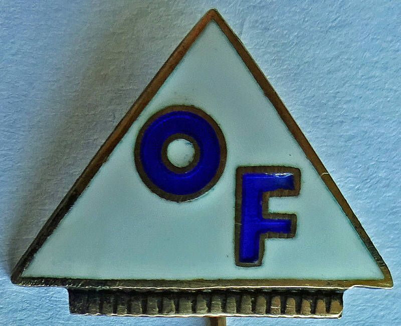 oslo-fotballkrets-trekantet-hvit-og-bl-a-red-standard-mns22r.jpg