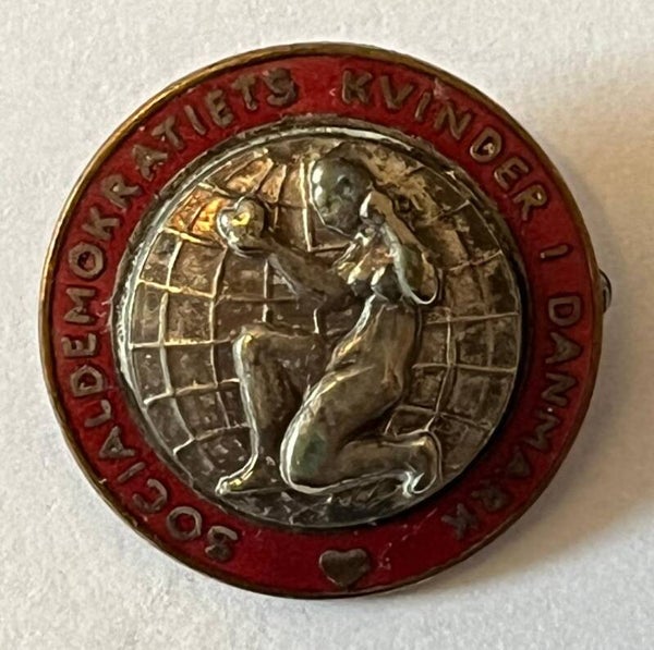 Socialdemokratiets kvinder i Danmark badge