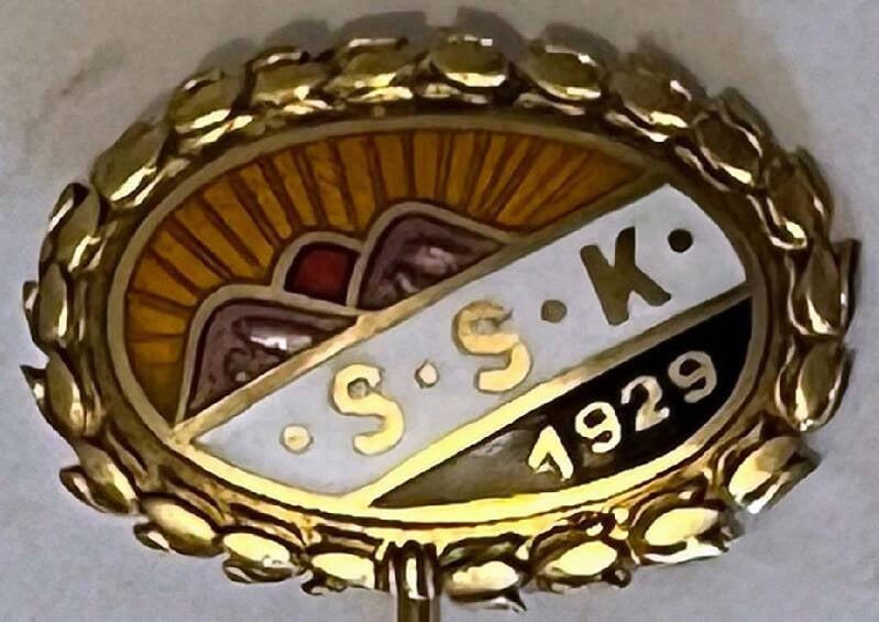 solberg-sportsklubb-med-krans-a1-standard.jpg