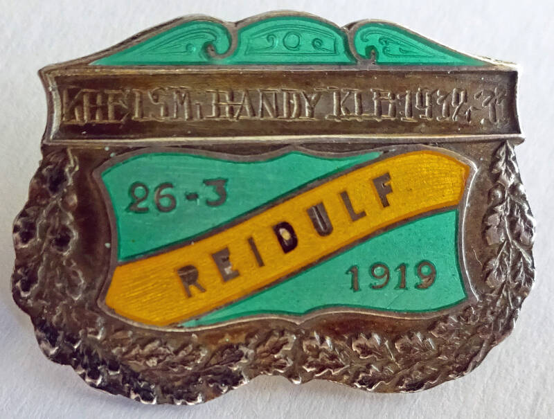 sportsklubben-reidulf-kretsmester-bandy-kl-b-1932-33-a-standard.jpg