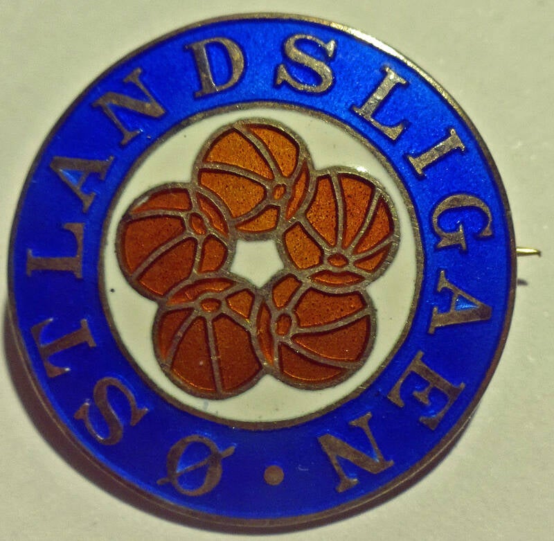 stlandsligaen-brosje-vinner-stserien-1927-28-a-standard.jpg